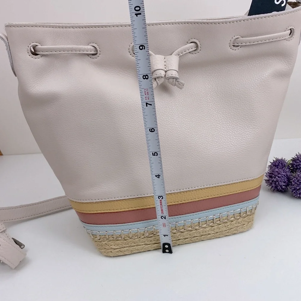 The Sak genuine leather drawstring crossbody handbag with magnetic closure NWT! - Picture 13 of 16